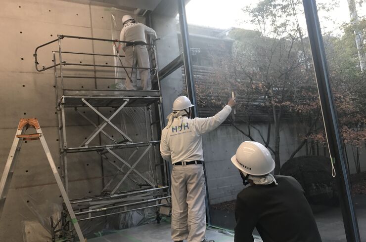 武庫川女子大学ガラス遮熱コーティング工事です